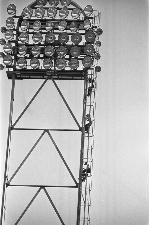 Fc amsterdam tegen ajax 1 2 jongelui klimmen in lichtmast cc92de