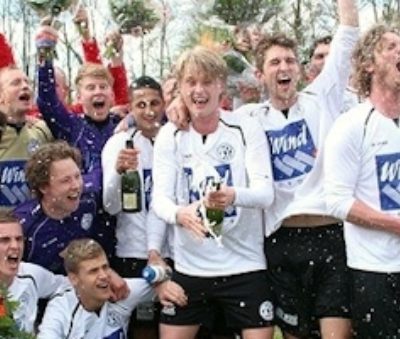 0504 HD Dr Boys kampioen 1213