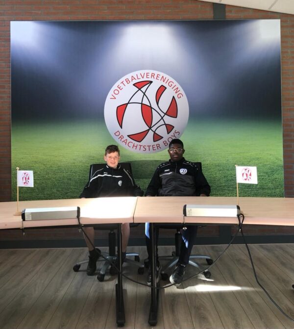 Foto Wesley en Nathan trainers JO12 4