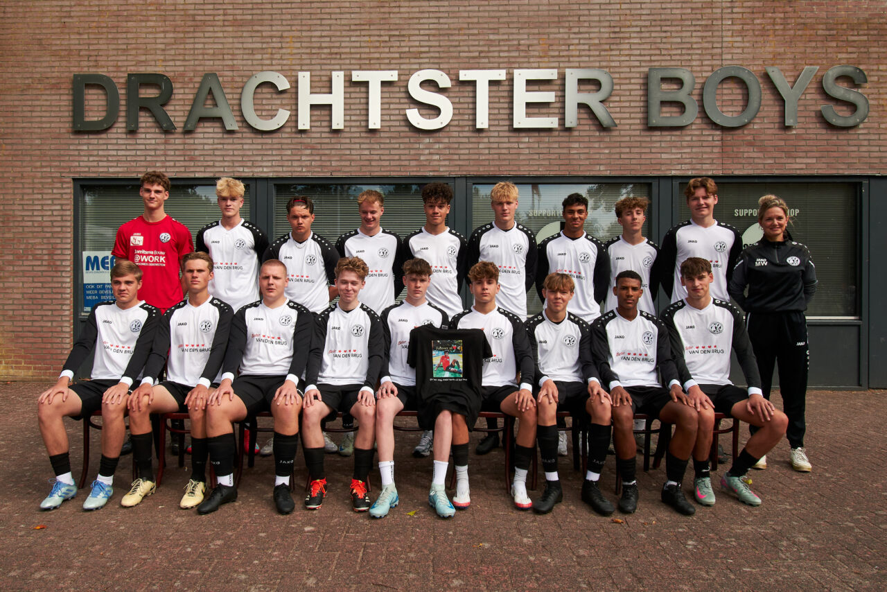 DRACHTSTER BOYS TEAM JO 19 3 30 08 25 Extra